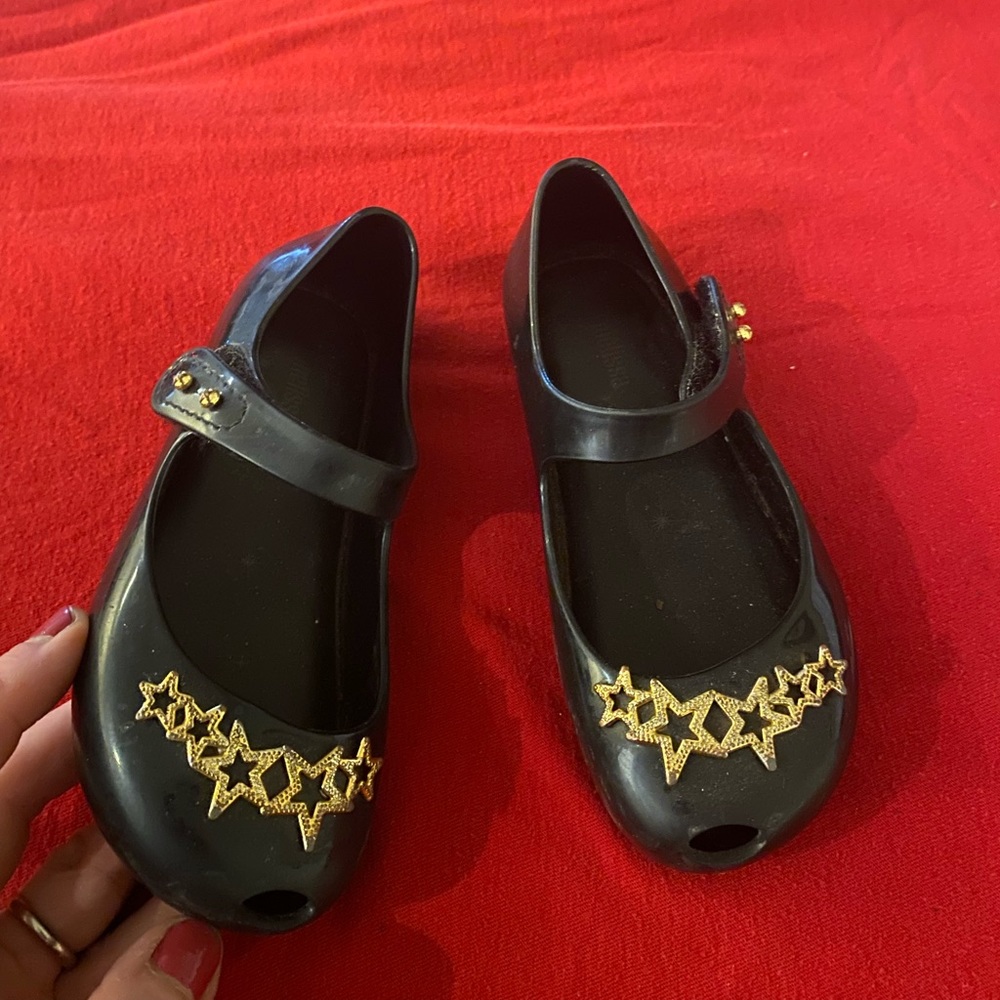 Mini Melissa  toddler girl size 11
